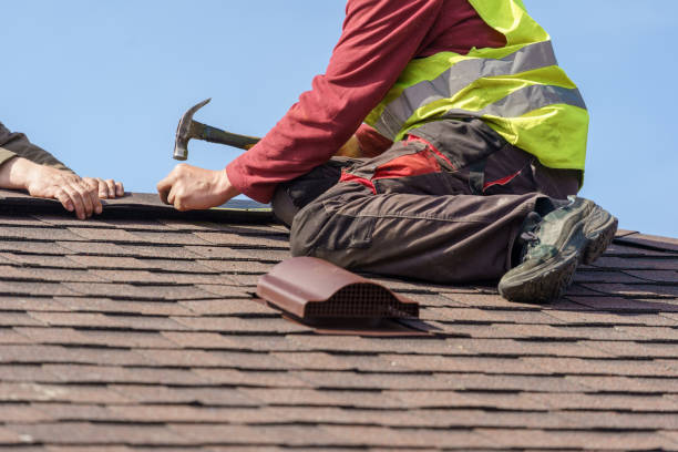 Best Roof Gutter Cleaning  in Weaverville, CA